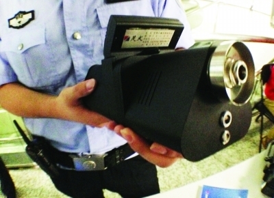 南京地鐵“最嚴安檢”下的通勤陣痛 百萬乘客的早晚高峰長隊與安檢探頭的雙重審視